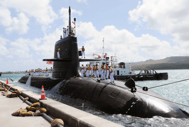 Soryu-class submarine, Hakuryu during a visit to Guam in 2013. Note the bow draft markings show the submarine’s draft is about 8.3 meters. US Navy Photo