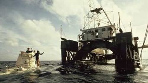 Alvin returns to research ship Lulu after a dive in the Atlantic Ocean over the Mid-Atlantic Ridge, southwest of the Azores, in 2001.