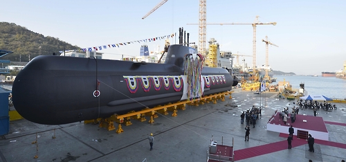 This photo, taken on Nov. 8, 2016 and provided by the Navy, shows the KSS-II submarine launched at a local shipyard operated by Daewoo Shipbuilding & Marine Engineering Co. in Geoje, South Gyeongsang Province. (Yonhap) 
