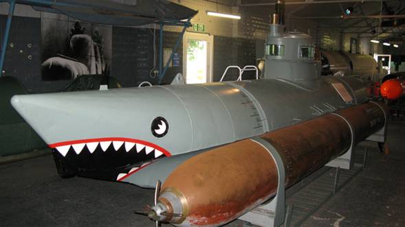 17 One-Man Submarines That Will Take Your Breath Away